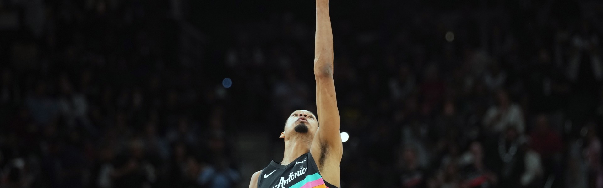 大球：只要文班不受伤我觉得他能成为GOAT 我是认真的