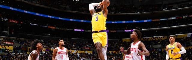 年事已高打法必须转型？詹皇用招牌式进攻回应质疑