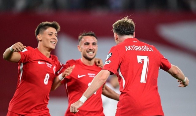 居莱尔：亚马尔非常出色也很有天赋，但我们场上位置并不相同