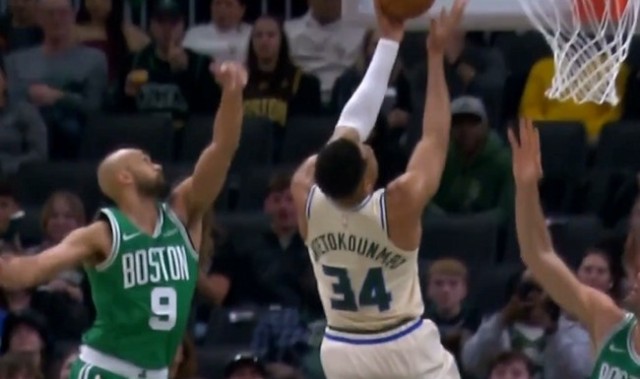 开云app-冲击力依然很强！字母哥反击一条龙上篮 缺阵15场后拿到复出首分