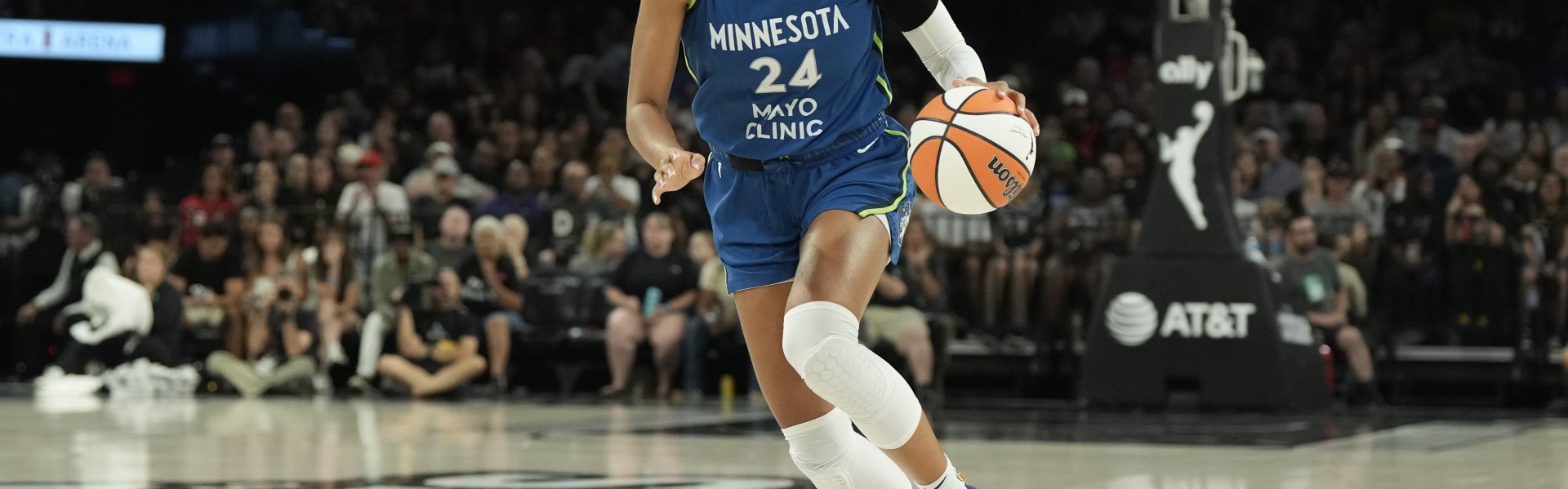 开云app-山猫主帅:WNBA历史首位180俱乐部获得了MVP 科利尔也配得上